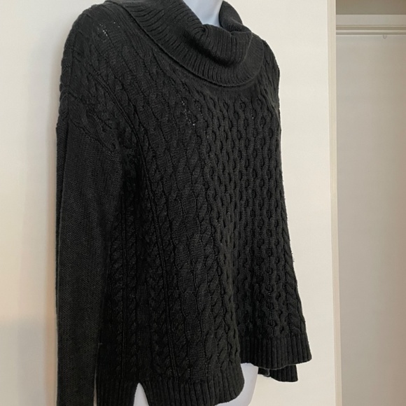 American Eagle Cable Knit Sweater - Sz. Small - Picture 4 of 5